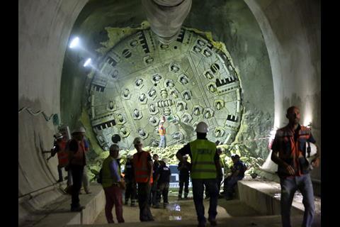 tn_il-a1-tunnel-breakthrough-2-20140826.jpg